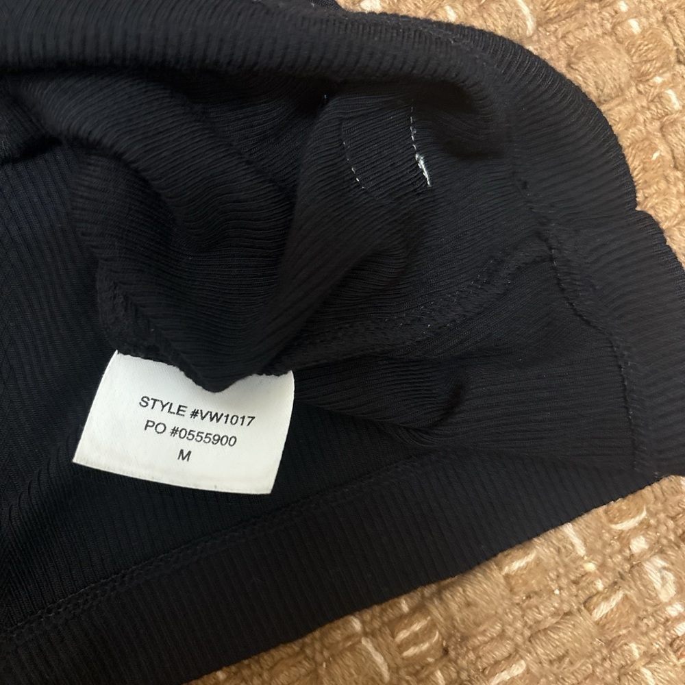 Vuori Black Ribbed Top - Picture 3 of 4